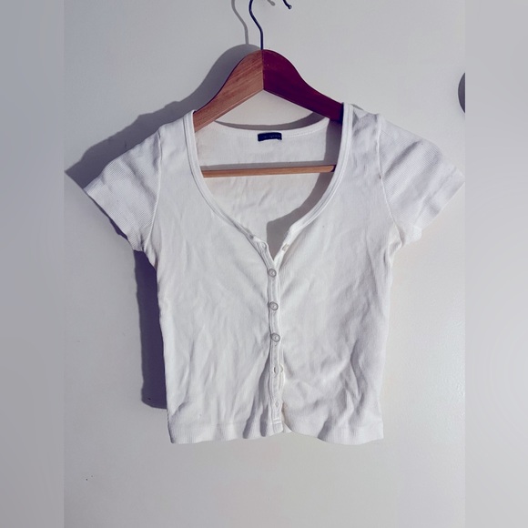 Brandy Melville Tops - BRANDY MELVILLE ZELLY TOP!